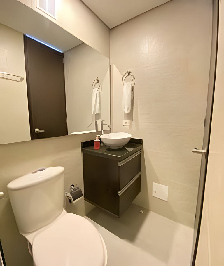 Lindo Apartamento con Balcón, gran ubicación,