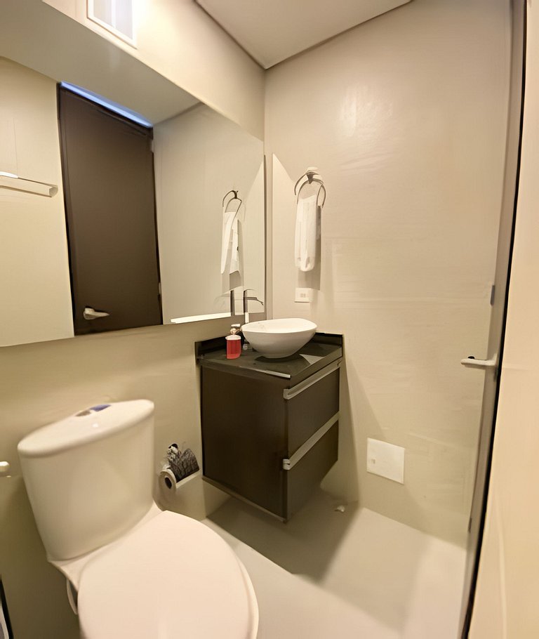 Lindo Apartamento con Balcón, gran ubicación,